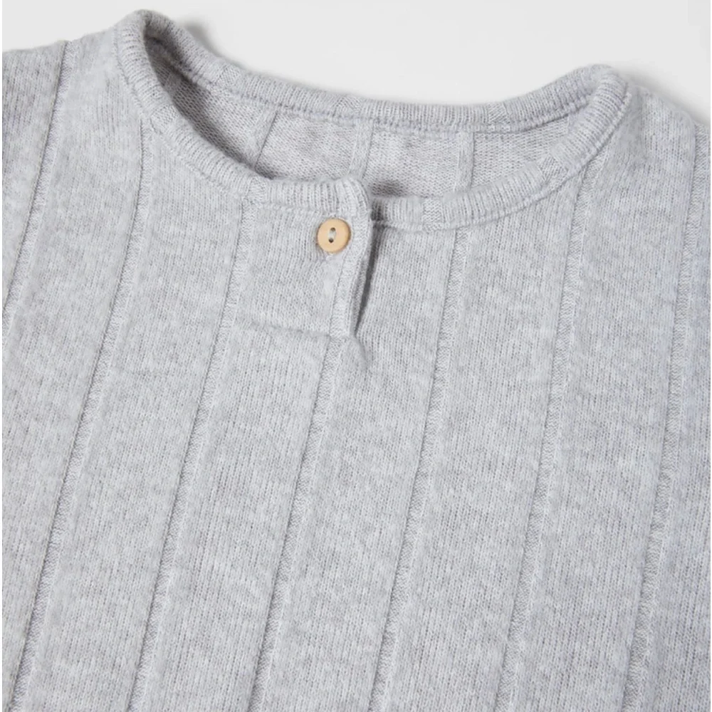Zara round neck